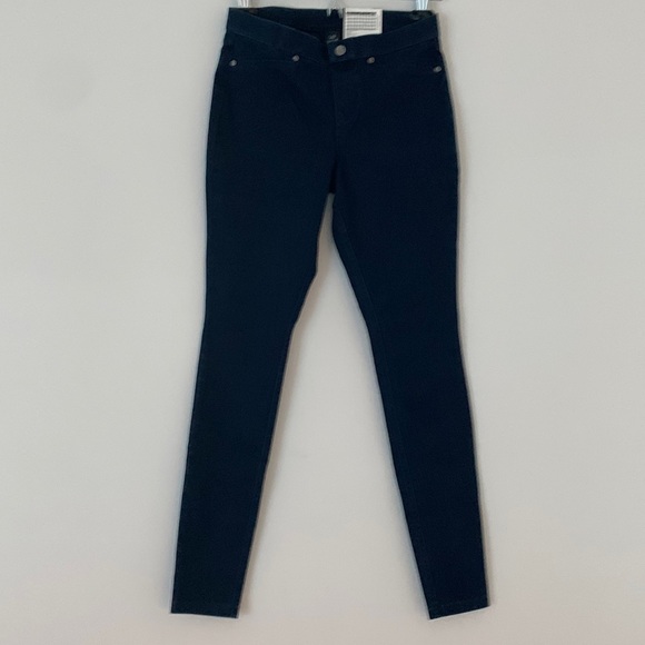 HUE denim blue leggings w/ faux jeans pockets. Cotton blend small. - Picture 3 of 6